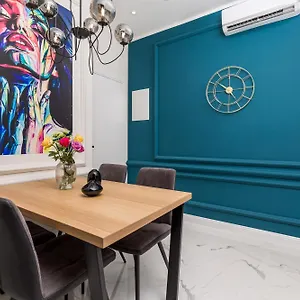 Luxury Number 1 Apartment