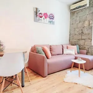 https://stone-wall-apartments.splithotels.org