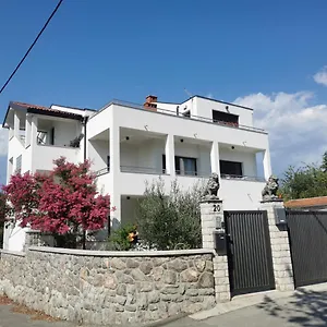 Nika Apartment