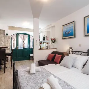 https://apartments-antonia-split-21000.splithotels.org